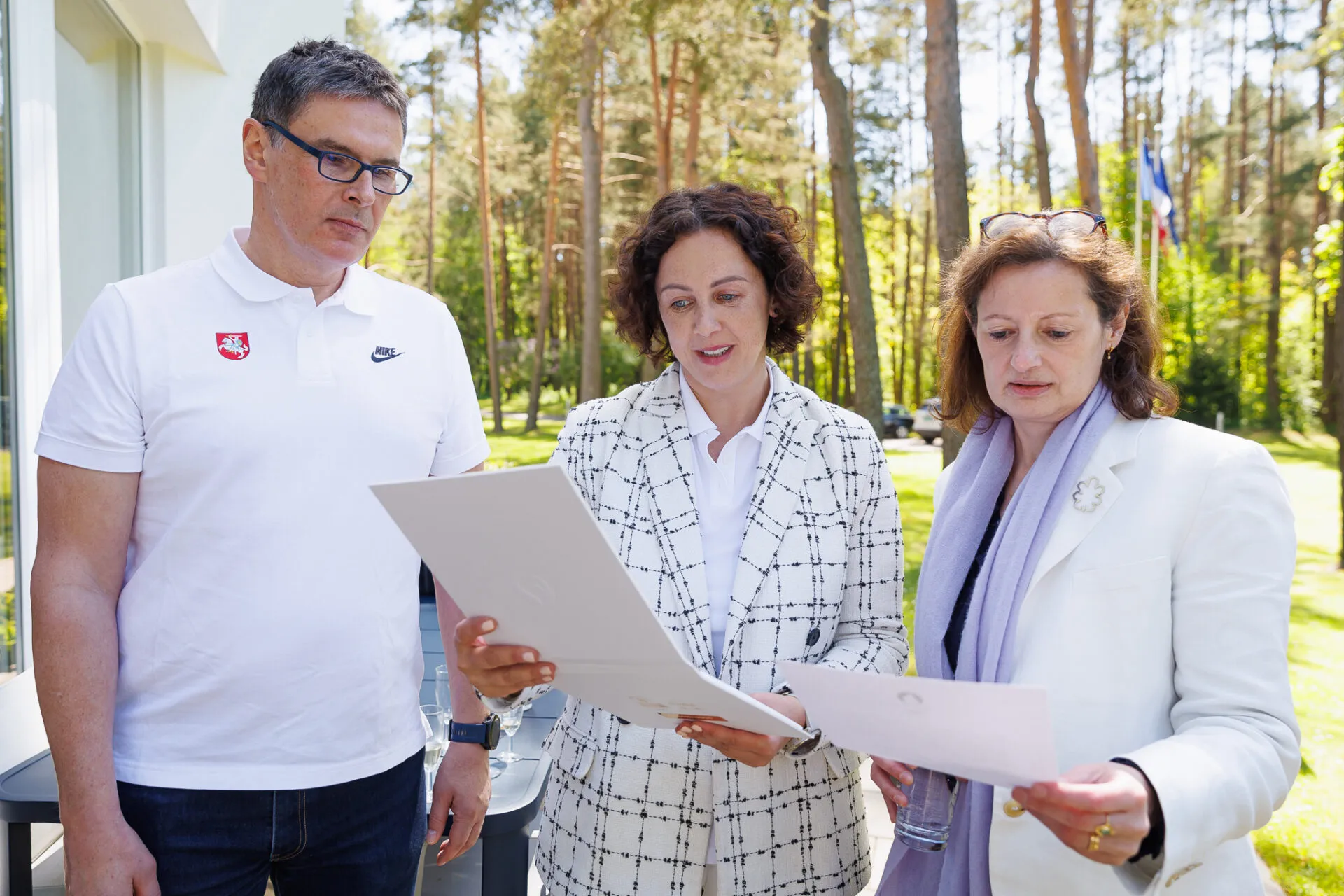 LTOK olimpinio sporto direktorius Einius Petkus, LTOK olimpinio sporto direktoriaus pavaduotoja Agnė Vanagienė ir Prancūzijos ambasadorė Lietuvoje Alix Everard / Elvio Žaldario nuotr.