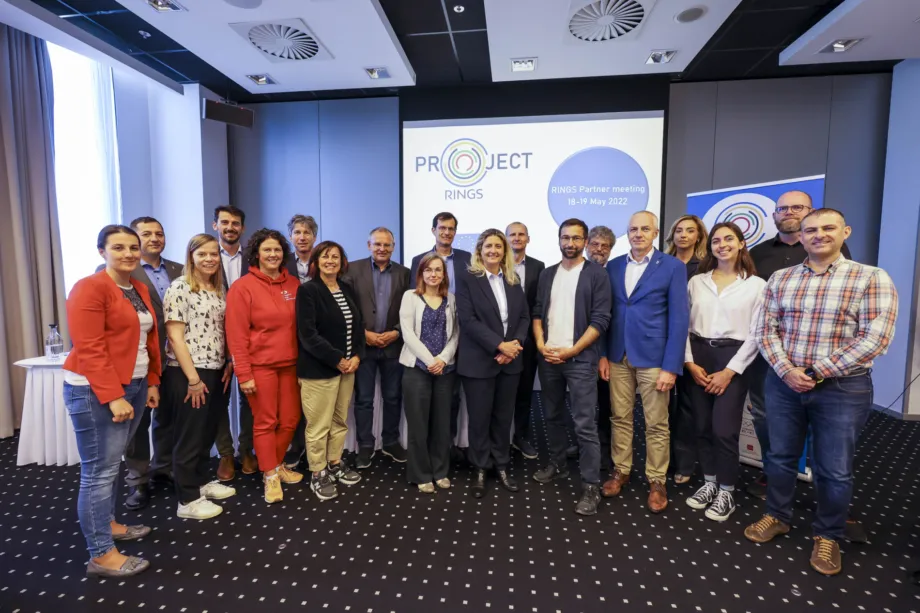 Gegužę vyko Slovakijoje projekto RINGS partnerių susitikimas Slovakijoje. A.Vanagienė – penkta iš kairės.