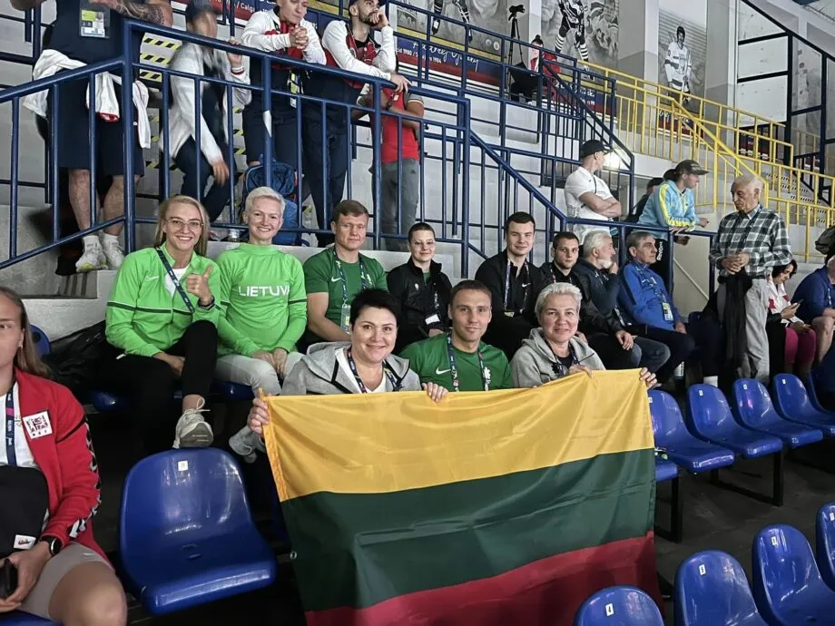 Boksininkus iš tribūnų palaikė ir D.Gudzinevičiūtė.