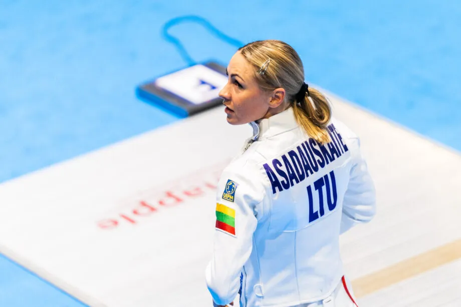 L. Asadauskaitė-Zadneprovskienė fechtavimo rungtyje (K. Štreimikio nuotr.)