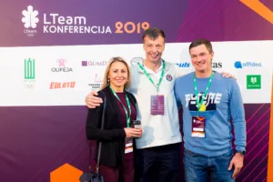 G.Sokolovas (viduryje) patarimus dalija ir Lietuvos sportininkams. Elvio Žaldario nuotr.