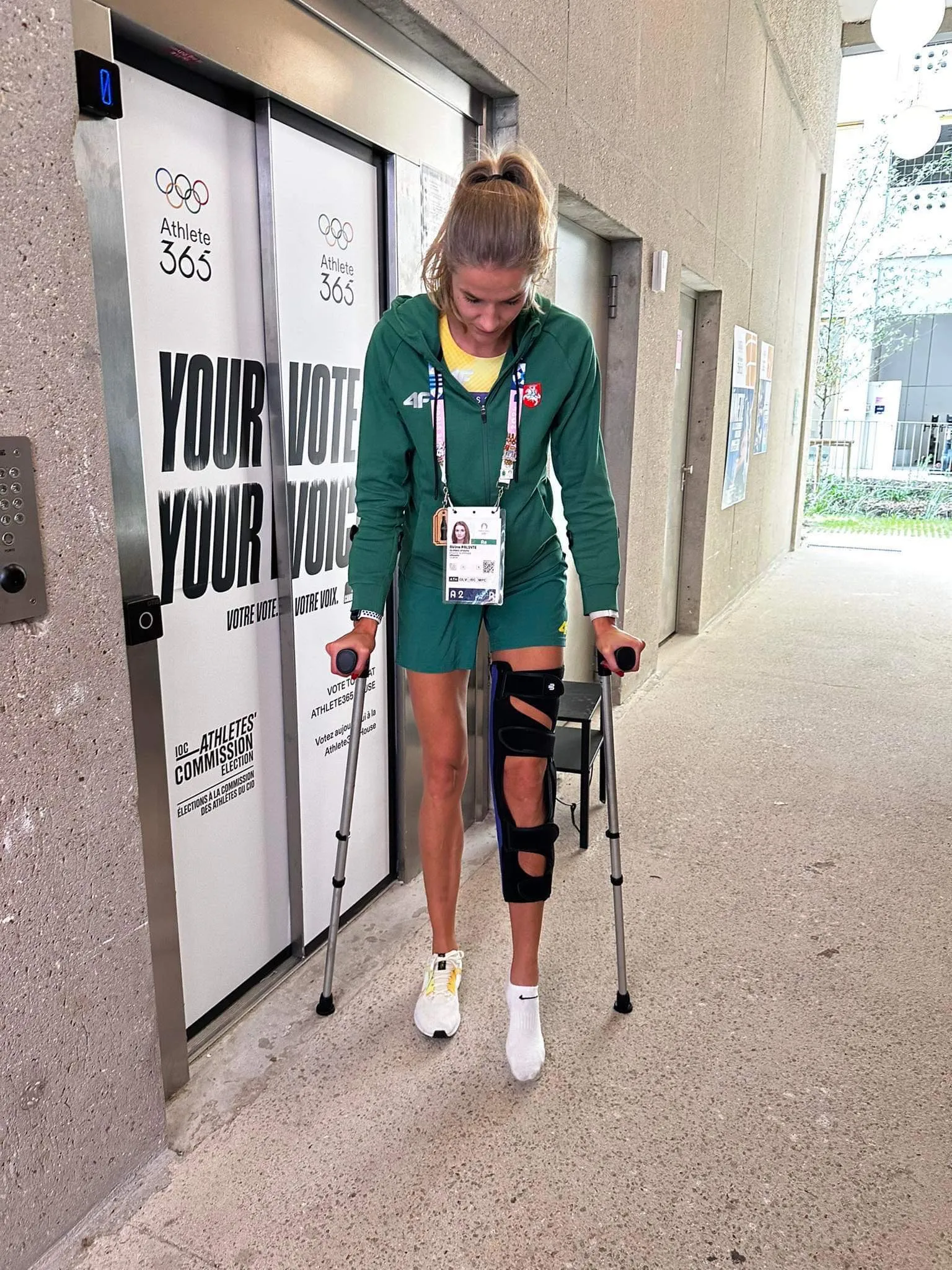 Airinė Palšytė po apsilankymo pas gydytojus / Asmeninio archyvo nuotr.