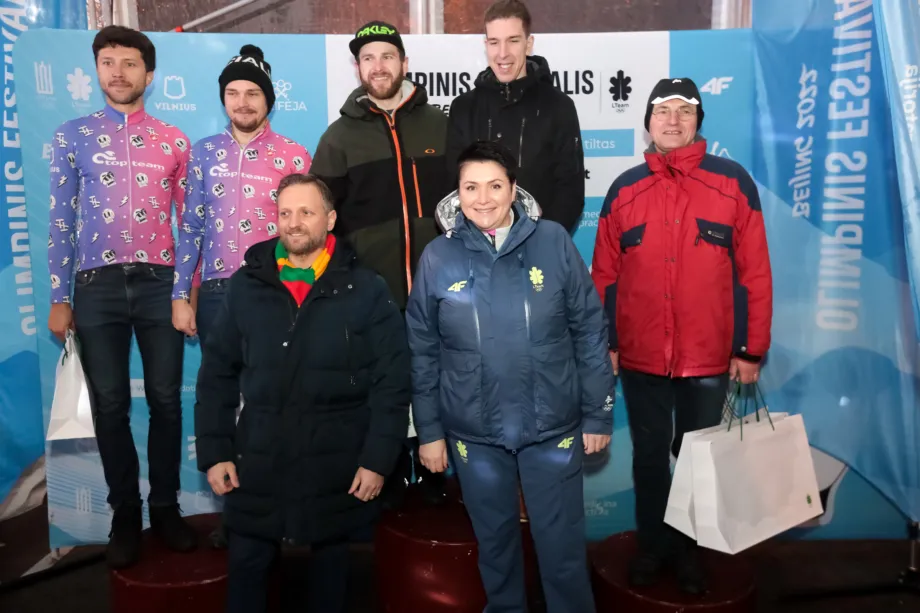Daina Gudzinevičiūtė ir Gintas Teslia apdovanojo „LTem Rogaining 2022“ laimėtojus /Gedimino Bartuškos nuotr.