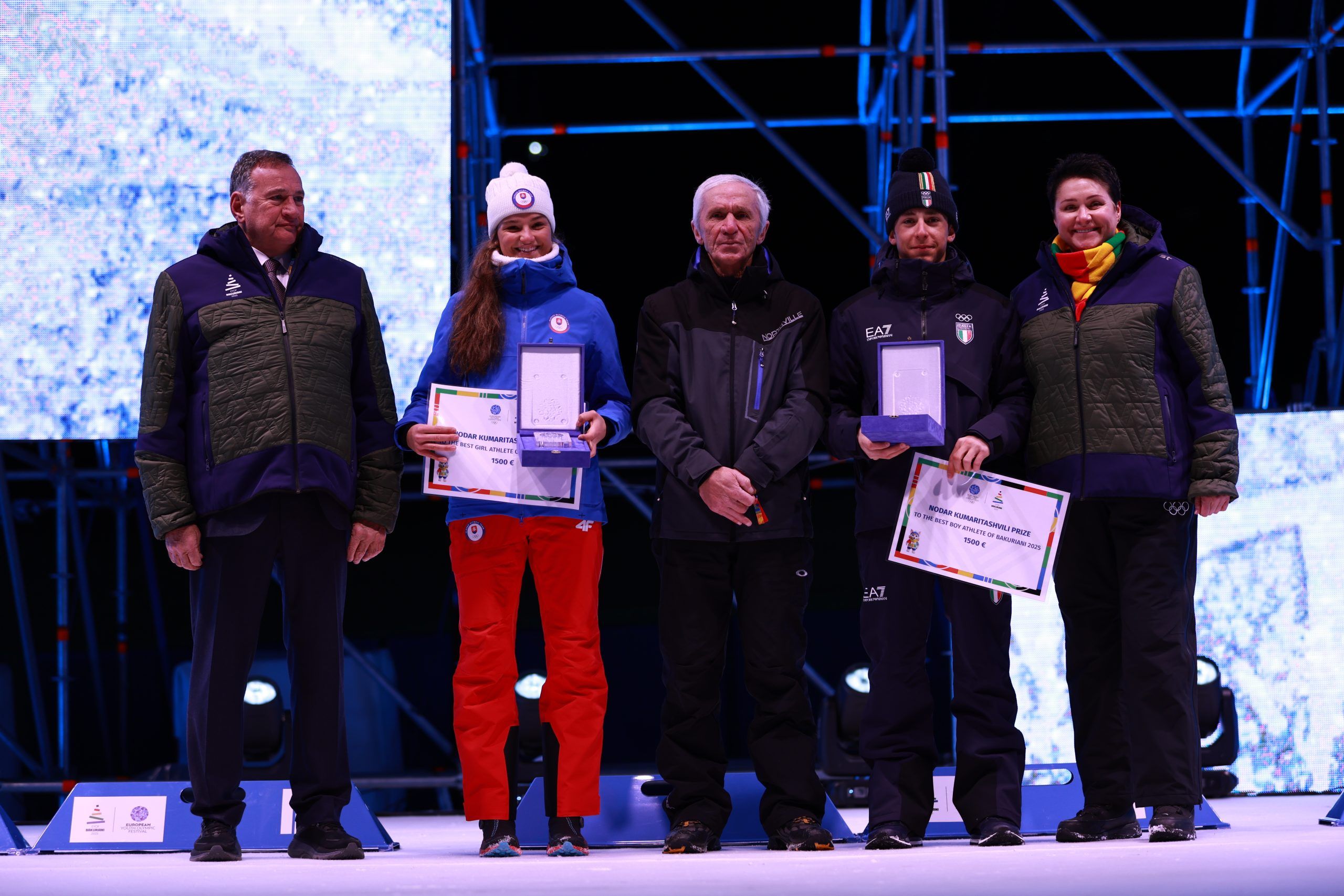 LTOK prezidentė apdovanojo geriausius sportininkus / EYOF nuotr.