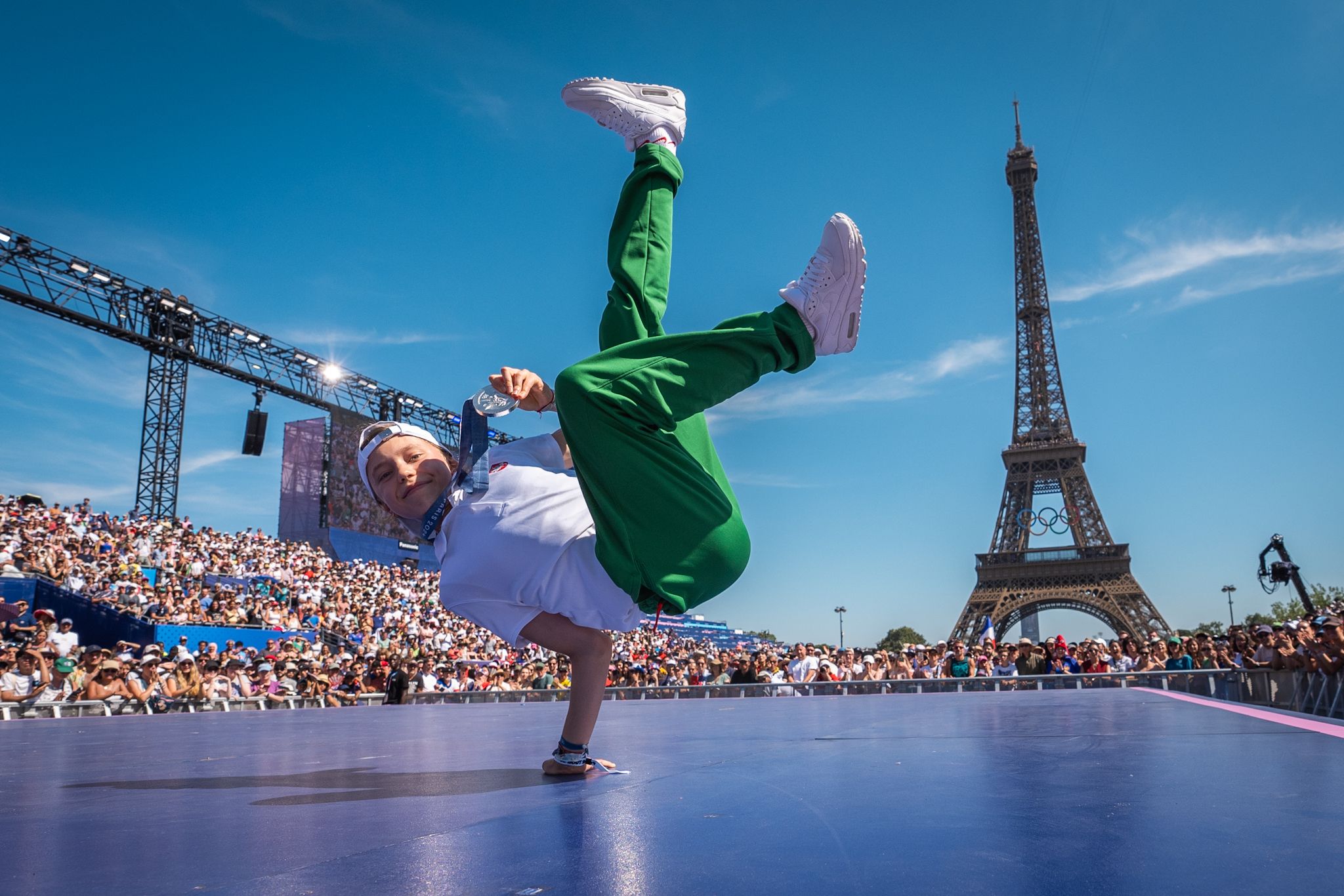 Breiko šokėja Bgirl Nicka surengė improvizuotą šokį Čempionų parke / Vytauto Dranginio/ LTOK nuotr.