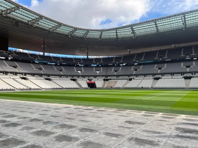 Lengvosios atletikos stadionas.
