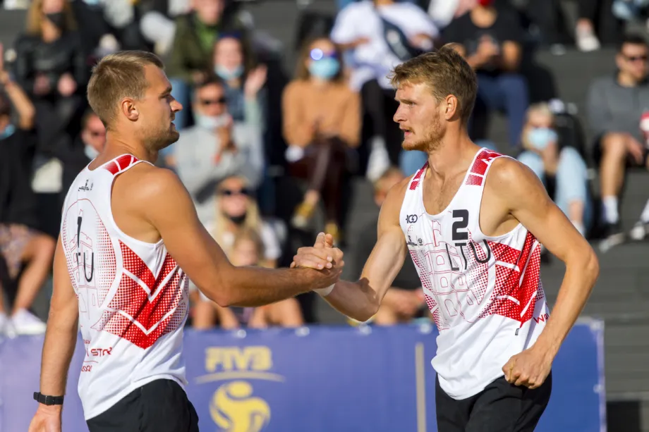 FIVB vienos žvaigždės turnyre Vilniuje sidabrą iškovojo Lietuvos pora A.Vasiljevas ir R.Juchnevičius (CEV nuotr.)